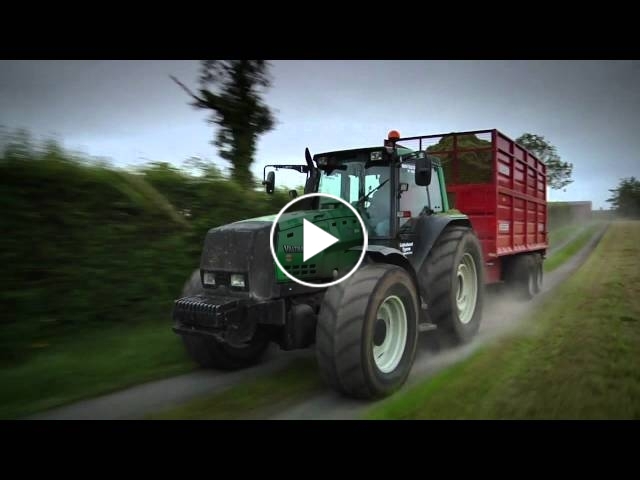 GRASSMEN - Green Fever - Valtra 8550