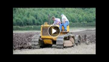 Caterpillar D4 ploughing at Diseworth