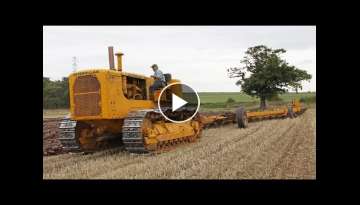 Massive 1958 Caterpillar D9D 18A ploughing with 17-furrow conventional plough | Steel Tracks at W...
