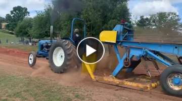 Fordson Major V8 tractor pulling Stourport Steam Rally 2023