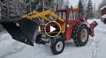 MF 135 with snowblower, traktorsnöslunga