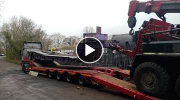 35 ton King trailer being unloaded by Foden 6x6 wrecker