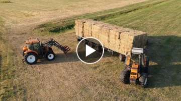 Collecting bales with Renault
