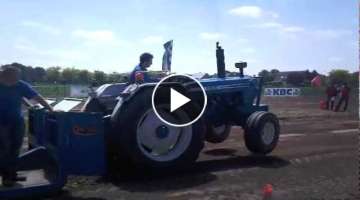 Ford 7600 tractorpulling @ Sint-Truiden